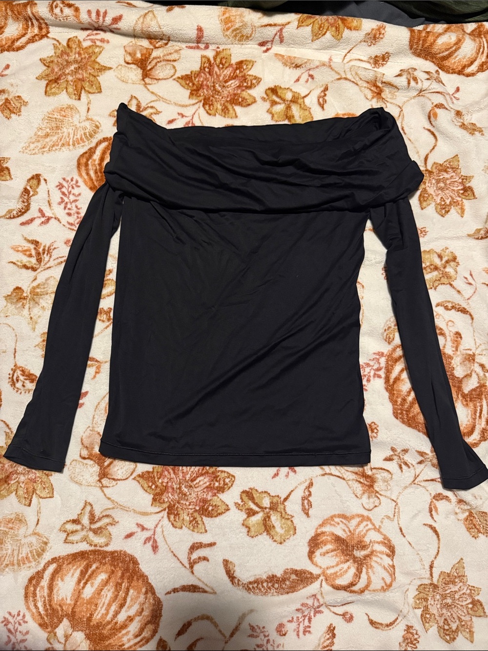 Wilfred Black Off-the-Shoulder Long Sleeve Top